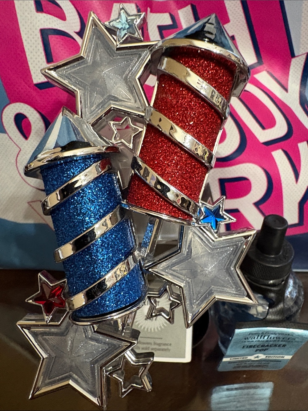 Wallflower Light Up Glitter Firecracker Plug W/ Scent ❤️🤍💙